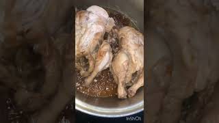 مرغ لذیذ که با نمک وسرکه مزه دار شده #viral #food #shortvideo