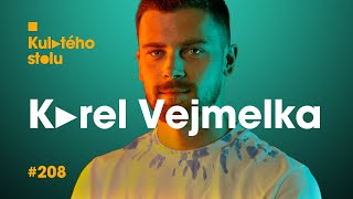 Karel Vejmelka: Rusové by neměli být na olympiádě. Coming out je v hokeji pořád tabu