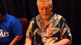 Larry Kenney, voice of Lion-O from Thundercats, signing autographs - TopSignatures.com