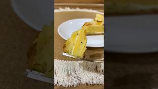 Пирог из лаваша с сыром сулугуни и картофелем.