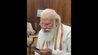 Indian women's Hockey team talking with PM.MODI ,Indian women hockey players crying emotional #viral