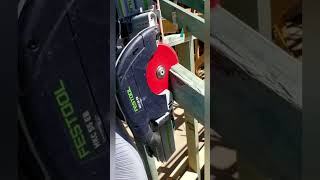 Cortamos el rafter usando un festool guide rail ¡suscribete para más videos!#festool#shorts#sydney