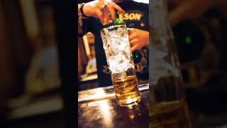 Oak Ahumados y Brebajes - Jameson Ginger & Lime