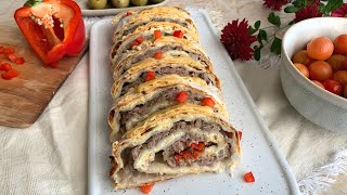 Рулет из фарша и сыра. Легко готовится, быстро съедается. Вкусная еда, хороший рецепт.