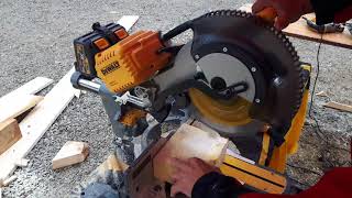 DHS780T2 110V DEWALT DHS780 XR FLEXVOLT 305mm Cordless Mitre Saw