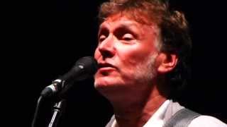 Steve Winwood plays Can't Find My Way Home at Brighton Dome 19 June 2013