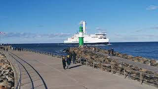 Warnemünde Strand / Fähre läuft ein 05.03.2023