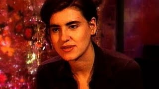 Justine Frischmann Interview Featuring " Connection " MV