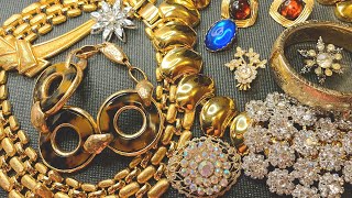 SHOPGOODWILL GOODWILL VINTAGE JEWELRY LOT UNBOXING FOR SALE ON YOUTUBE POSHMARK - PART 1