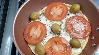 PIZZA DE TAPIOCA DE FRIGIDEIRA PRONTA EM MINUTOS FICA UMA DELÍCIA