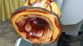 Beautiest Mira-belle chamber pot 🤣 Woodturning