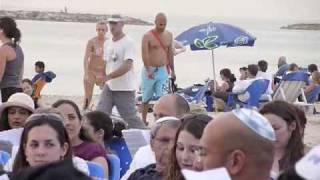 At Tel Aviv's Chinky Beach, Singing the "Song of the Sea"