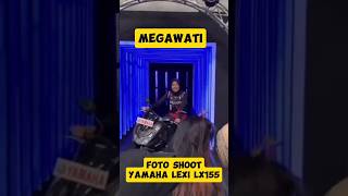 Megawati saat foto shoot iklan Yamaha LX