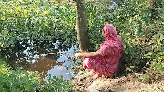 Village girl fishing scene-Amazing Fishing - Giant Black Carp Fishing Girl with Hook