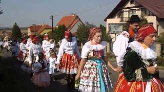 Průvod na Děkovnou pouť k sv Antonínku v neděli 27.srpna 2017.