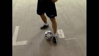 Freestyle Football:Heel Flip