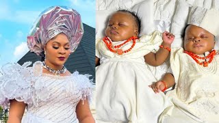 OLORI TOBI WITH OLORI ADERONKE & OLORI TEMITOPE WAITING FOR THE TWINS' FESTIVAL TO BEGIN