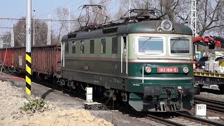 Šestikolák Škoda 182 168-5 ČD Cargo v retro zbarvení veze uhláky (Petrovice u Karviné 26.3.2022)