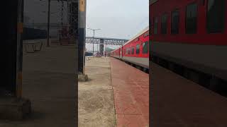 WAP 4 plus LHB best combo 😍😍...#indainrailway #railfan #trainlover #railway #wap7