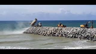 Construção de Espigão ao lado direito do Condomínio Sollar da Praia do Icaraí, Caucaia Ce.