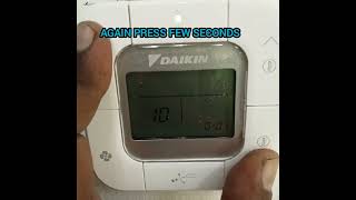 Daikin wired thermostat BRC2E61 to find  room, return air, liquid,gas temperature and  error code