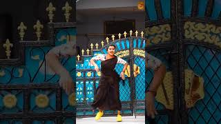 Folk actress  super dance