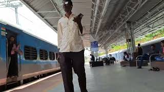 11025 Bhusaval Pune Express arriving Chinchwad