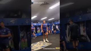 Rugby player Faamanu Brown shows his MOVES in the locker room 🔥🔥#shorts #rugby