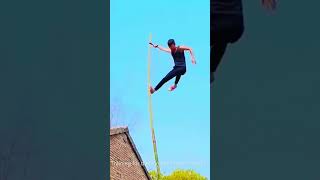 What a great trick to climb the bamboo! #jumping #upsidedown #viral #onthepole #onthebamboo