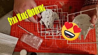 Revell Star Wars Millennium Falcon 1:241 Scale Unboxing Video