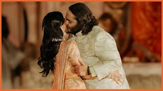 Anant Ambani-Radhika Ambani Beautiful Tight Hug | Watch Full Video