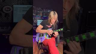 Tapping guitar Lick-#Leagto #guitarsolos #fingertapping #holdsworth #kieselguitars #twohandedtapping