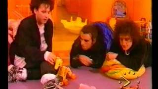 The Cure, Robert Smith on Queen Elisabeth ship '92 interview children room