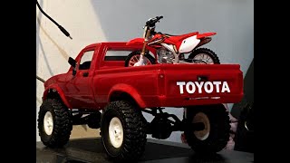 Unboxing Honda CRF450 1/18 Diecast Motorcycle Toy with Toyota Hilux RC 4WD WPL C24 1/16