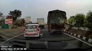 Police racing through traffic - excellent skills😉😉