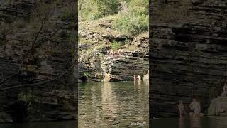 Adrenaline 😀 Guys doing cliff jumping at #brokenbow lake #beaversbend, #oklahoma