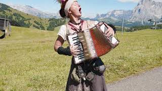 WikiAud: Yodeling