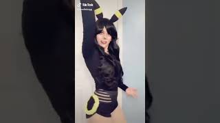 Sero in her Umbreon cosplay