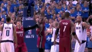 Dwyane Wade CLUTCH Two-Handed Dunk at the End of Game 4