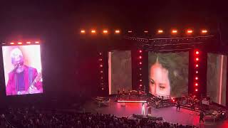 Alejandro Sanz ft. Paty Cantú …….Looking For a Paradise …..en Vivo