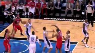 Dwight Howard MONSTER Block on Etan Thomas (6ft.10), April 16, 2011