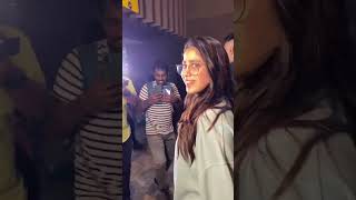 Jahnvi Kapoor's chit chat with tha paps at the mumbai airport #jahnvikapoor #sridevi #bollywood