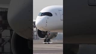 Singapore Airlines | The 10,000th Airbus Aircraft at Mumbai | A350-900XWB! #Shorts