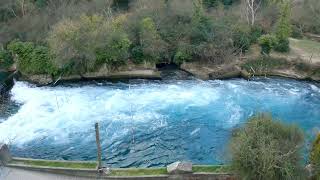 Fontaine-de- Vaucluse: à la rencontre d'une source bien mystérieuse. Format Vidéo 4k50 FPS