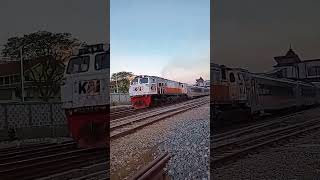 hunting sore di stasiun cicalengka #keretaapi