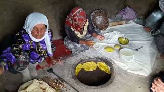 The good smell of tandoori bread | Nomad Iran | baking bread