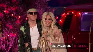 Macklemore & Kesha: “Good Old Days” (Live At BMA’s 2018)