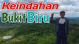 Wisata alam puncak bukit biru yang menakjubkan.