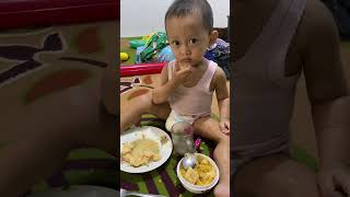 Bayi perut karet, bisa makan baso udang dan kue ubi keju dalam waktu bersamaan #bayilucu #bayiviral