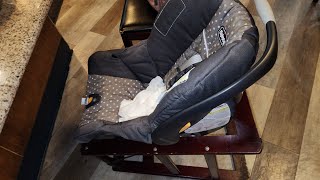 how to put a car seat on a high chair at a restaurant